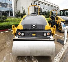 XCMG Factory Road Compactor Machine 4 Ton Mini Road Roller Double Drum XD140 Price